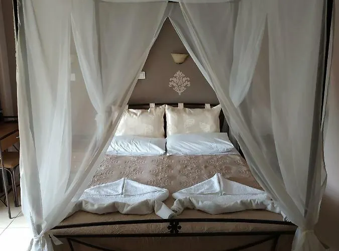 Apartahotel Savvas Kéfalos