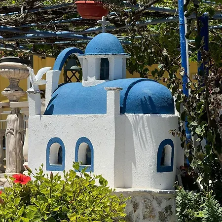 Savvas Aparthotel 2*