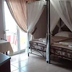 Savvas Aparthotel 3*
