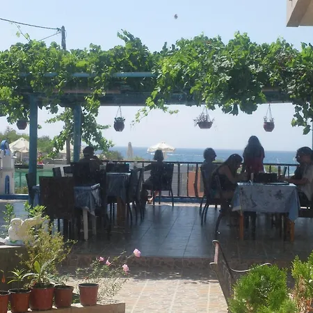 Savvas Lägenhetshotell 3*