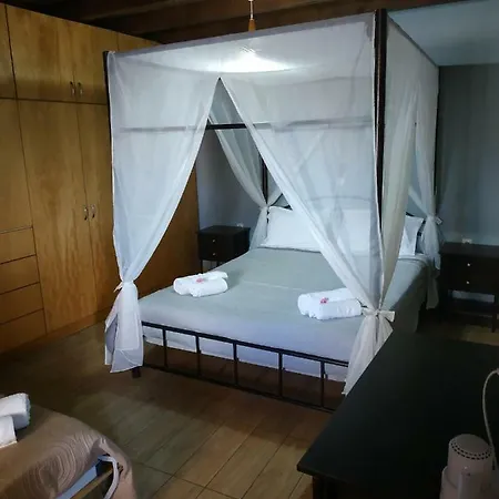 Savvas Lägenhetshotell 3*