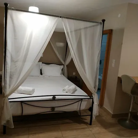 Lägenhetshotell Savvas Kéfalos