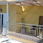 Ξενοδοχείο με διαμερίσματα σάββας