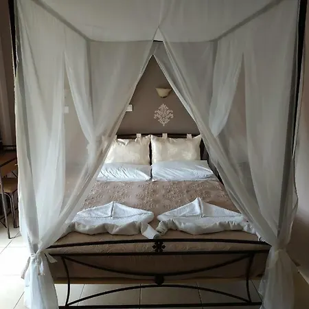 Hotel apartamentowy Savvas Kéfalos